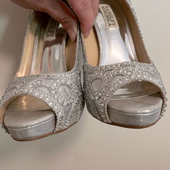 Badgley Mischka Karma Ii Shimmer-suede Pump Platforms Silver Peep-Toe Heels 6.5 - Picture 8 of 10